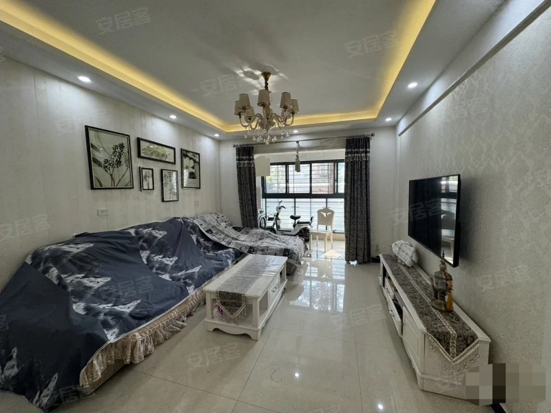 降价了，降价了 ​房东急售，城南，福星城，精装修大两房，单价4100，证满两年，税费低，证满二