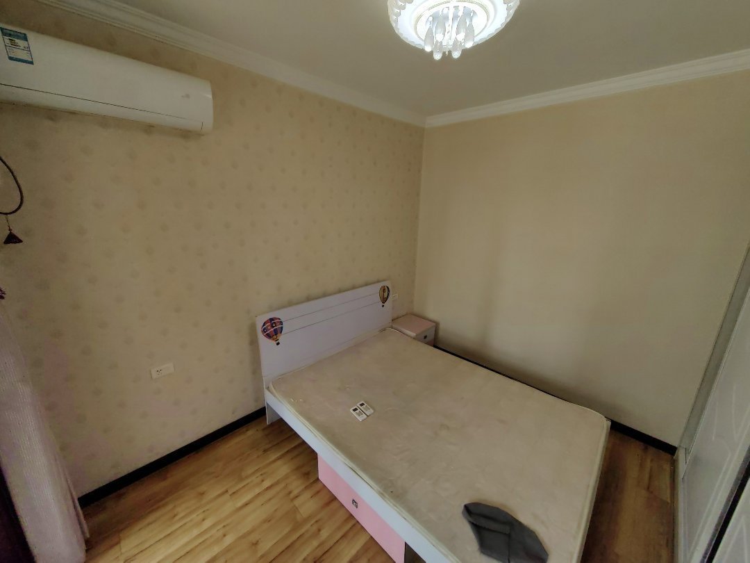 和合国际城4期精装修家具家电全配优价出租！