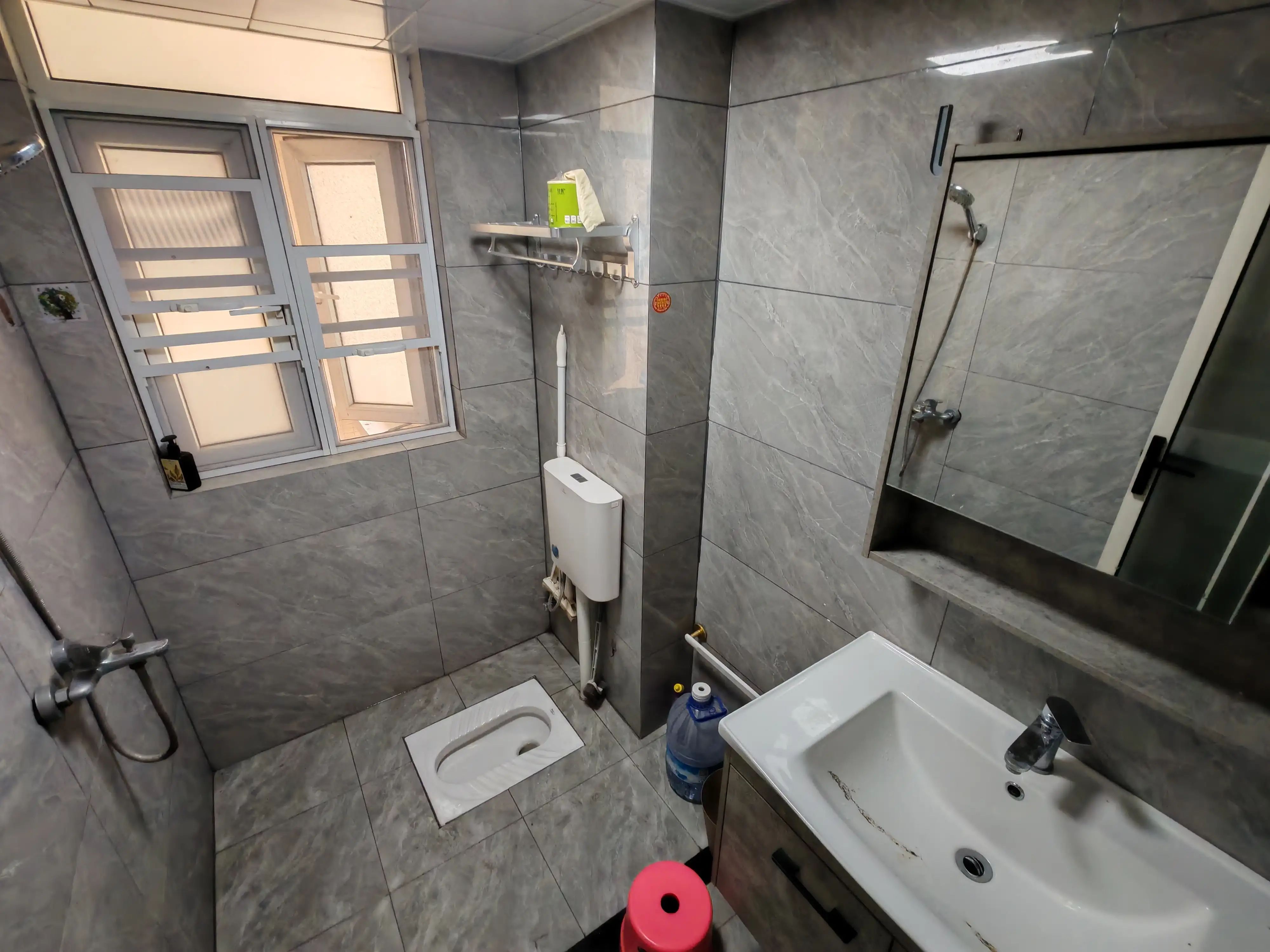 捡漏，新八中旁，沔阳学府园，电梯好楼层，精装两房，证满二