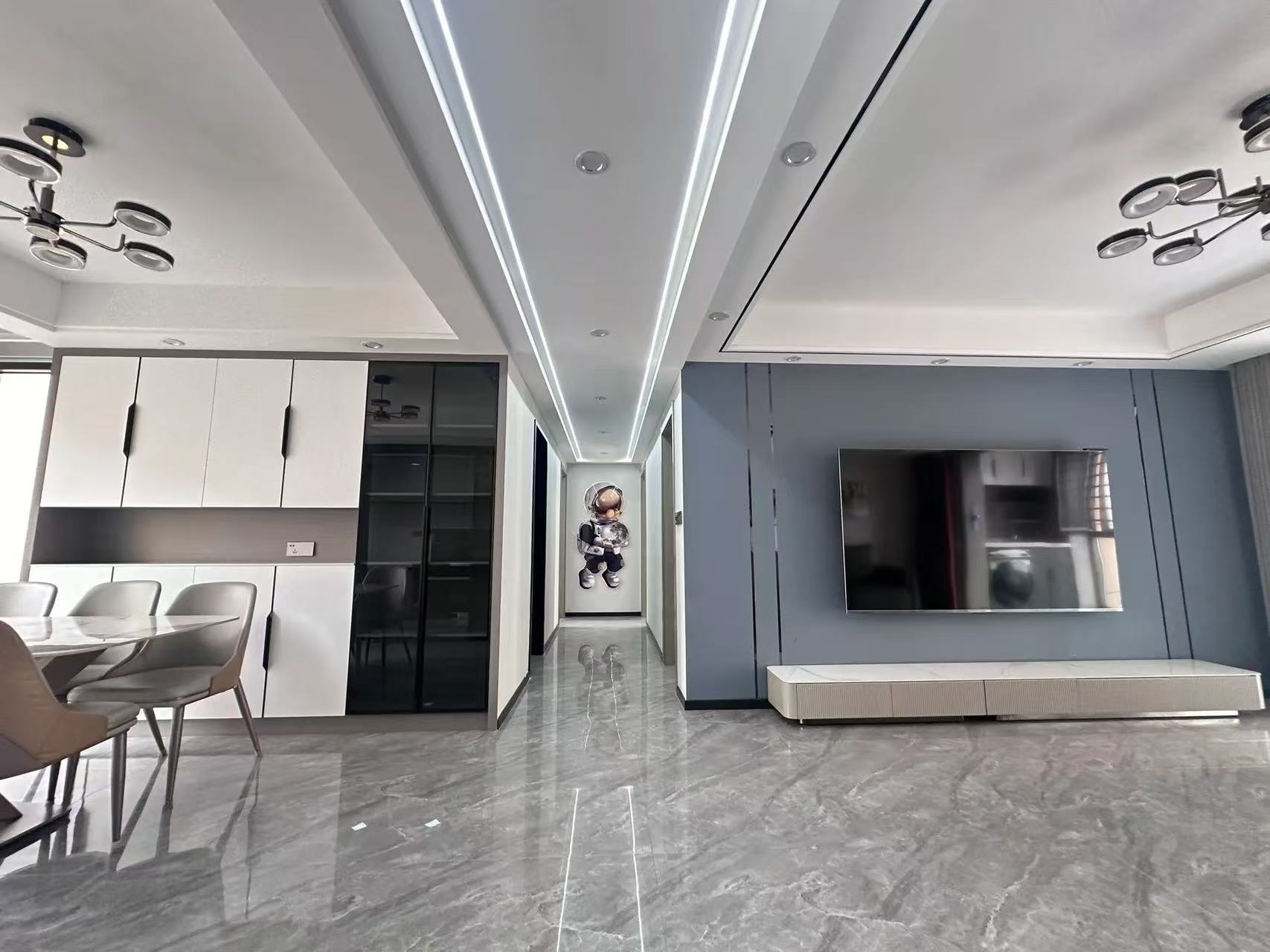 亏本出售，满庭春，边户，双阳台，精装大三房，基本未住，证满二，中间楼层