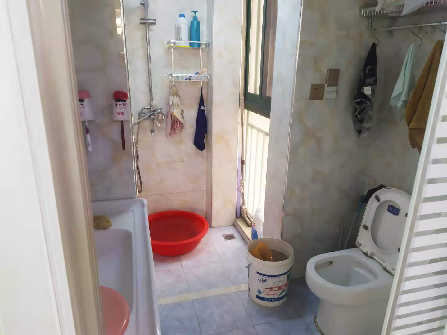 新城壹号3室2厅1卫100平79万新证