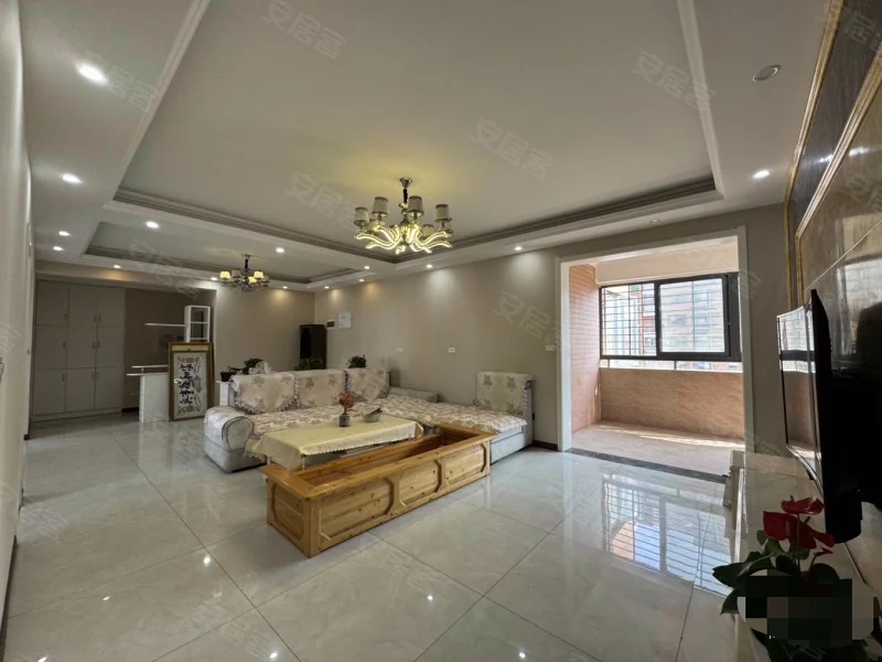 355，城西，金域城邦，边户，中间楼层10楼，精装三房（可改四房）电梯小高层，保养成色新，单价3900，