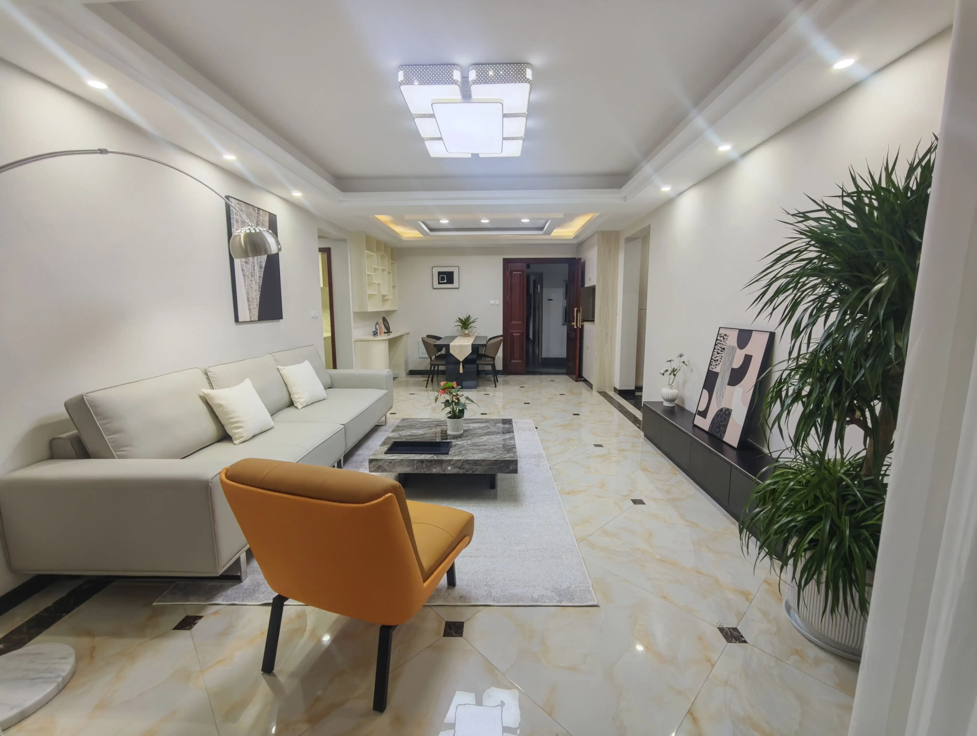 急降5万，满庭春，单价4300，中间好楼层，满二，拎包入住