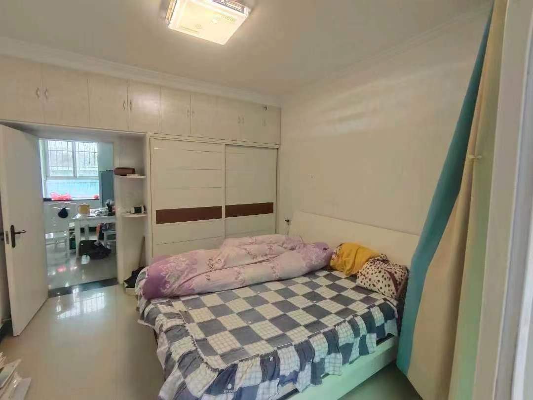 一中花园.精装大两房.证件满二.看房方便