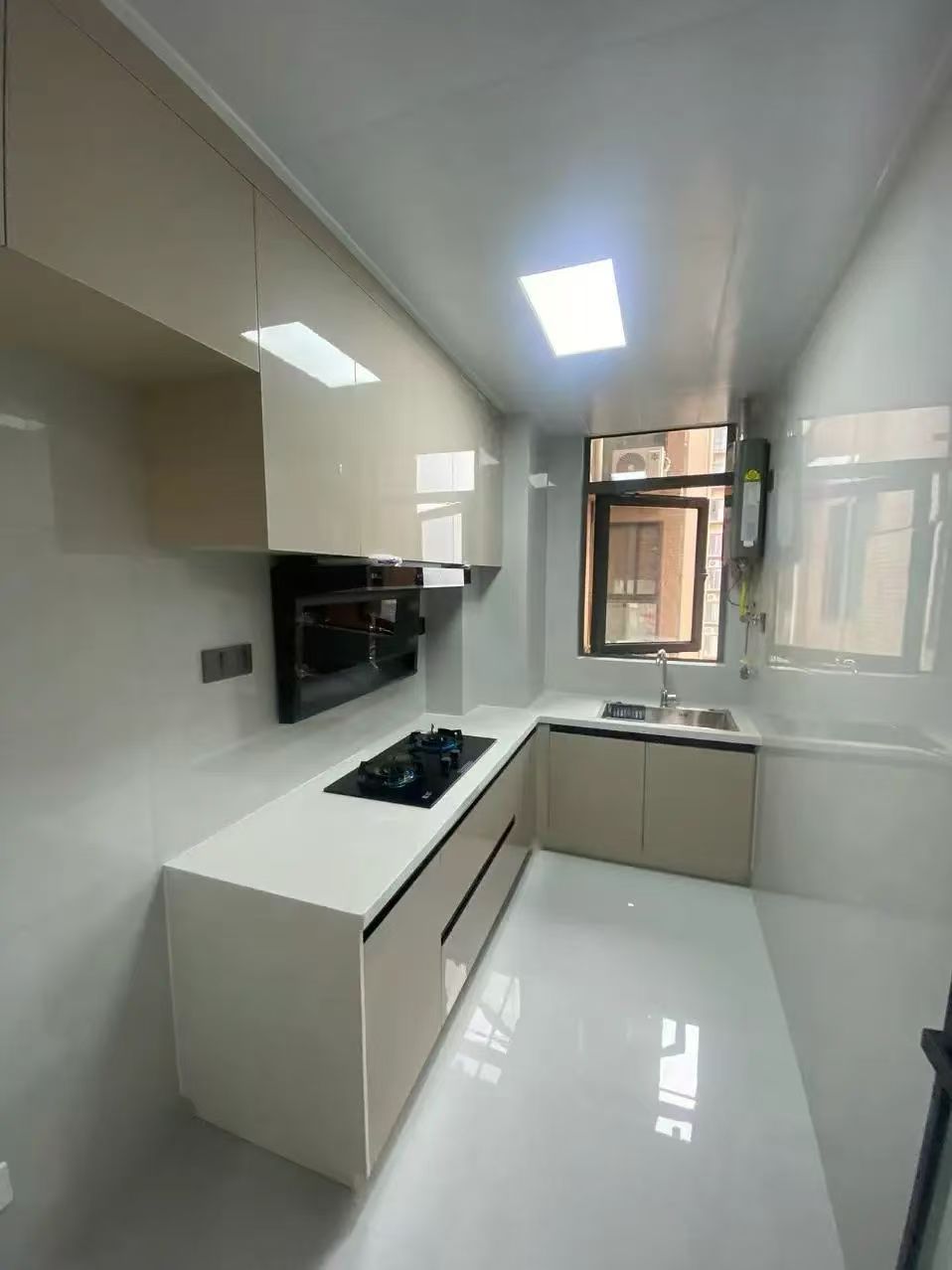 满庭春对面，仙桃晓学新三中，电梯精装2房，好楼层，视野采光好