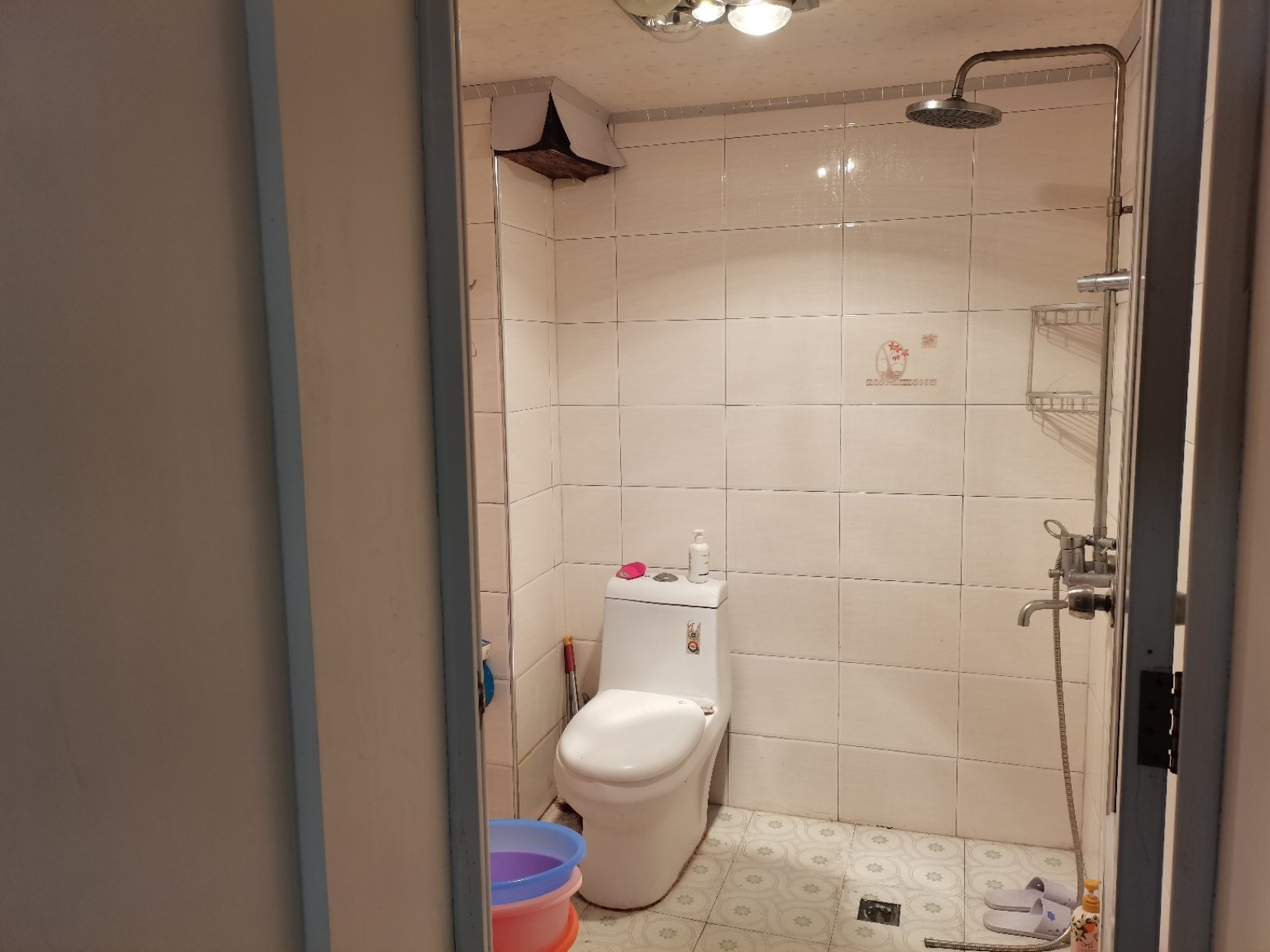 精装3室2厅2卫1，环境舒适