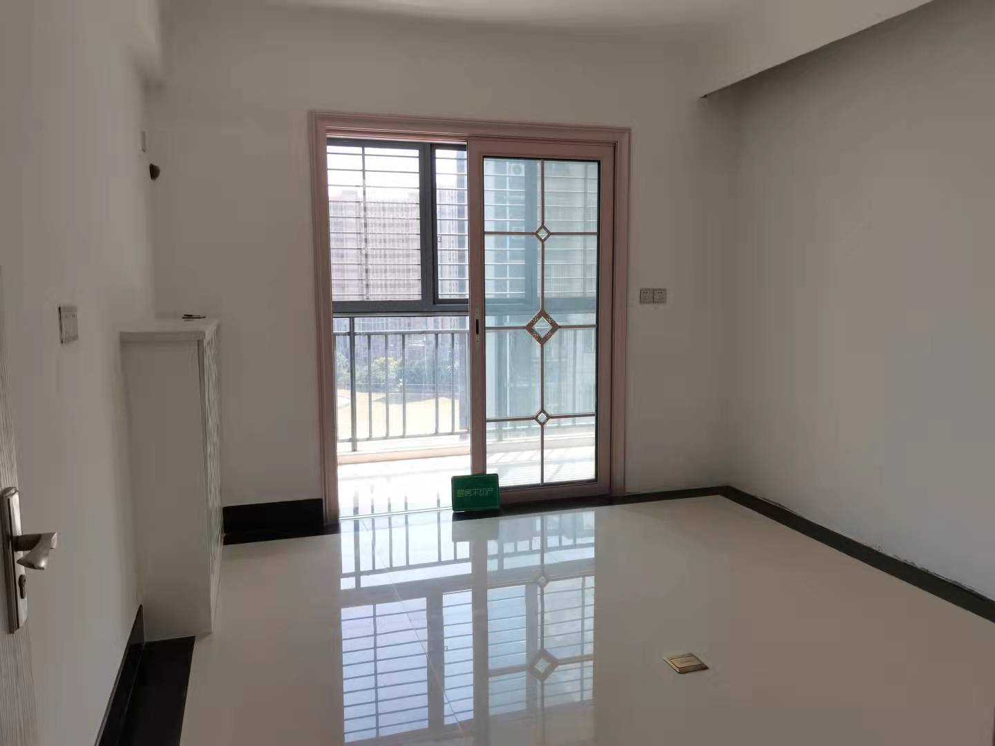 城市丽景精装大三房南北双阳台证满二看房方便诚意出售！