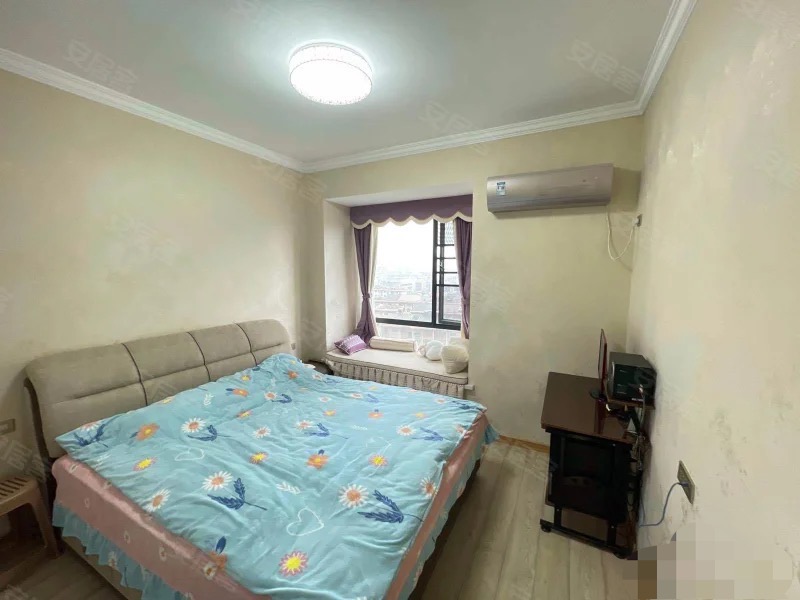 348，西桥旁，康湾一品，精装三房，9.9成新，证满二，诚心出售