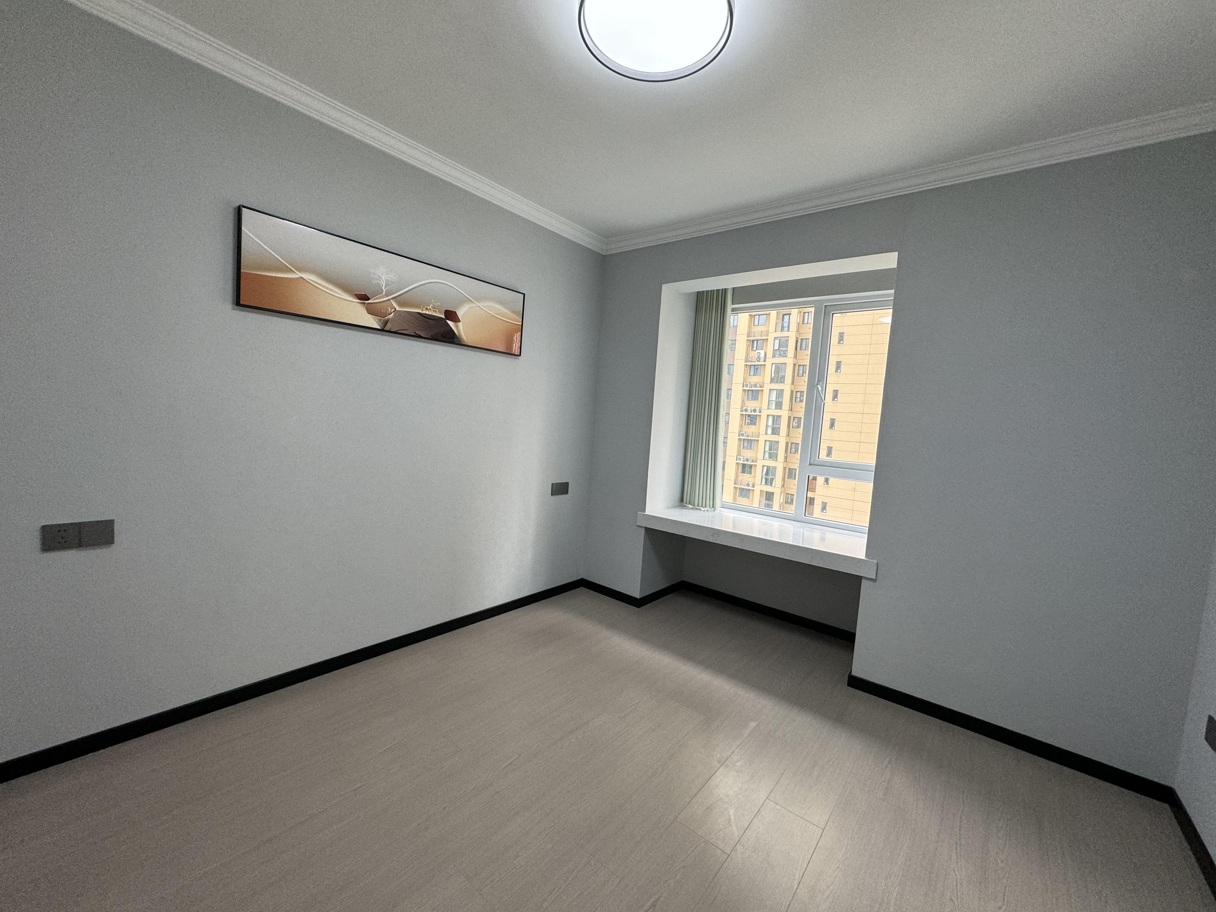 满庭春3室2厅2卫全新精装修房屋户型好楼层好优价出售