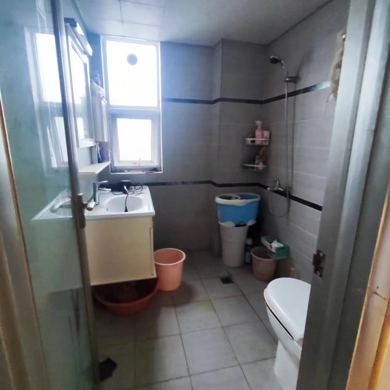 浅水湾.精装三房.证件满二.看房方便