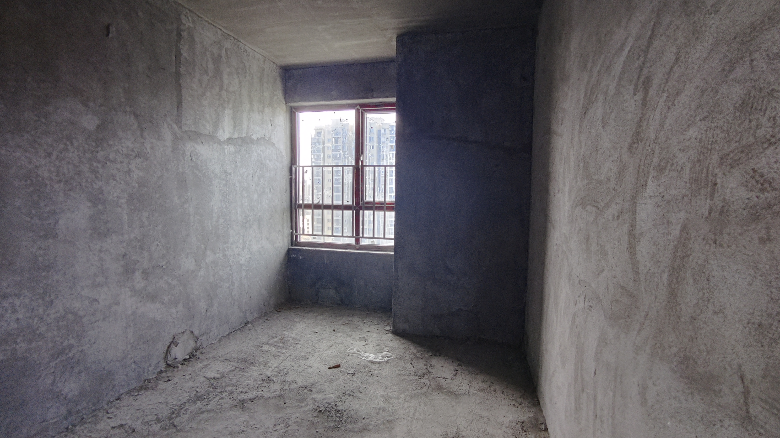 沔阳公馆.毛坯边户三房.证件满二.看房方便