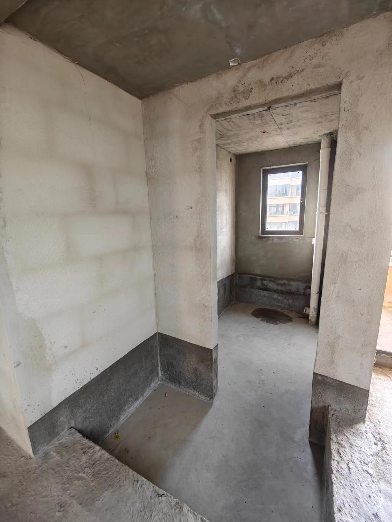 荣怀及第世家4房2厅2卫全新毛坯房优价出售，单价5000证件满两年