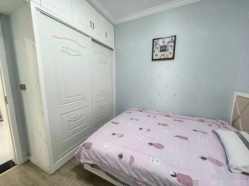 城南，新街，精装三房，9.5成新，证满二，电梯好楼层