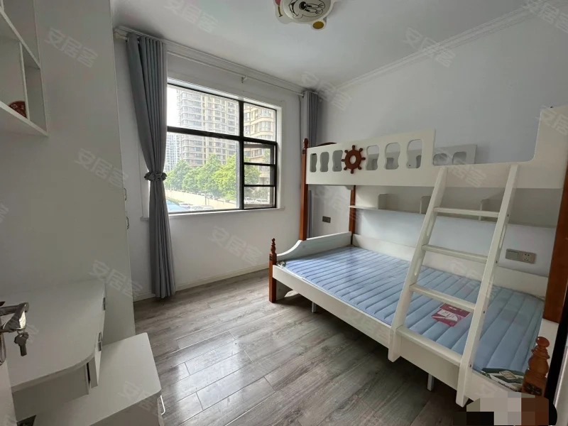 捡漏，急售，颐和公馆，单价3800+，精装四房。证满二，拎包入住