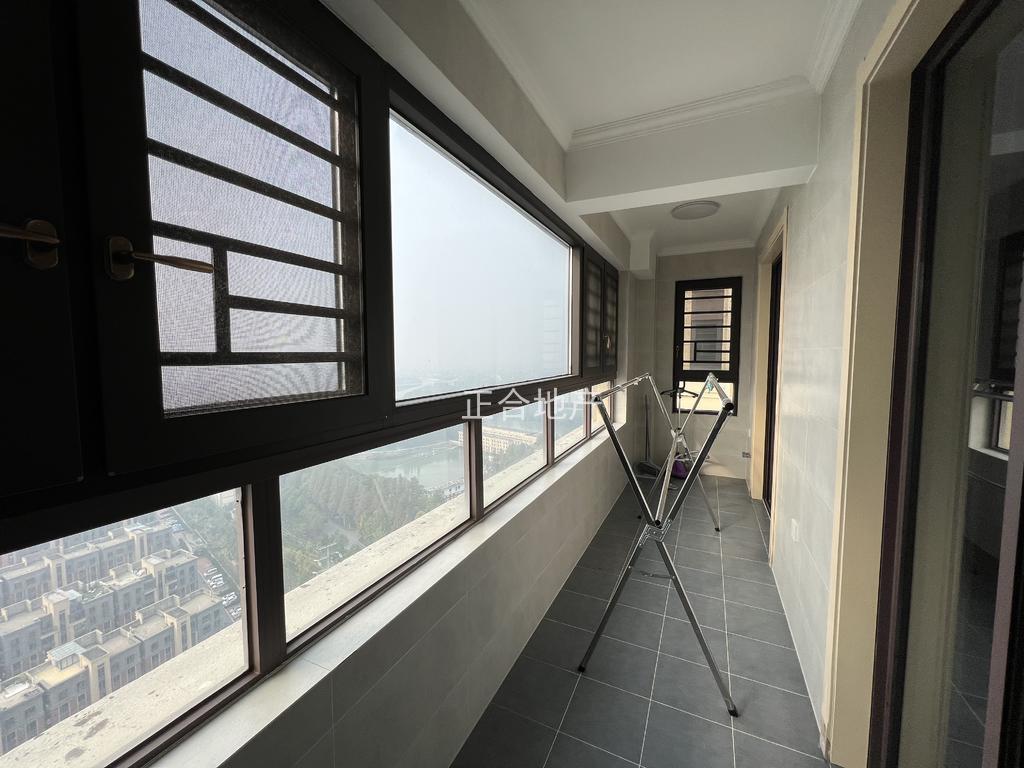 绿地华庭香格里拉精装三房二卫好楼层全天采光