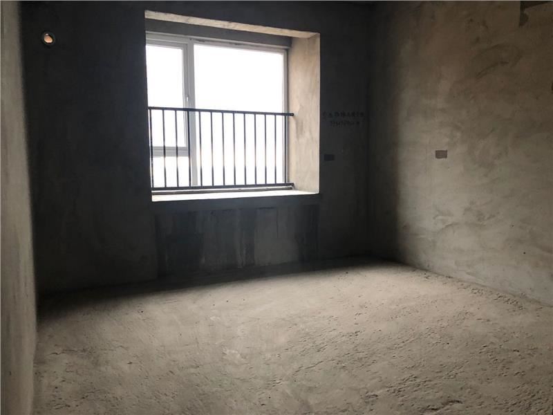 仙桃 旁满庭春大三房送入户花园毛坯 看房