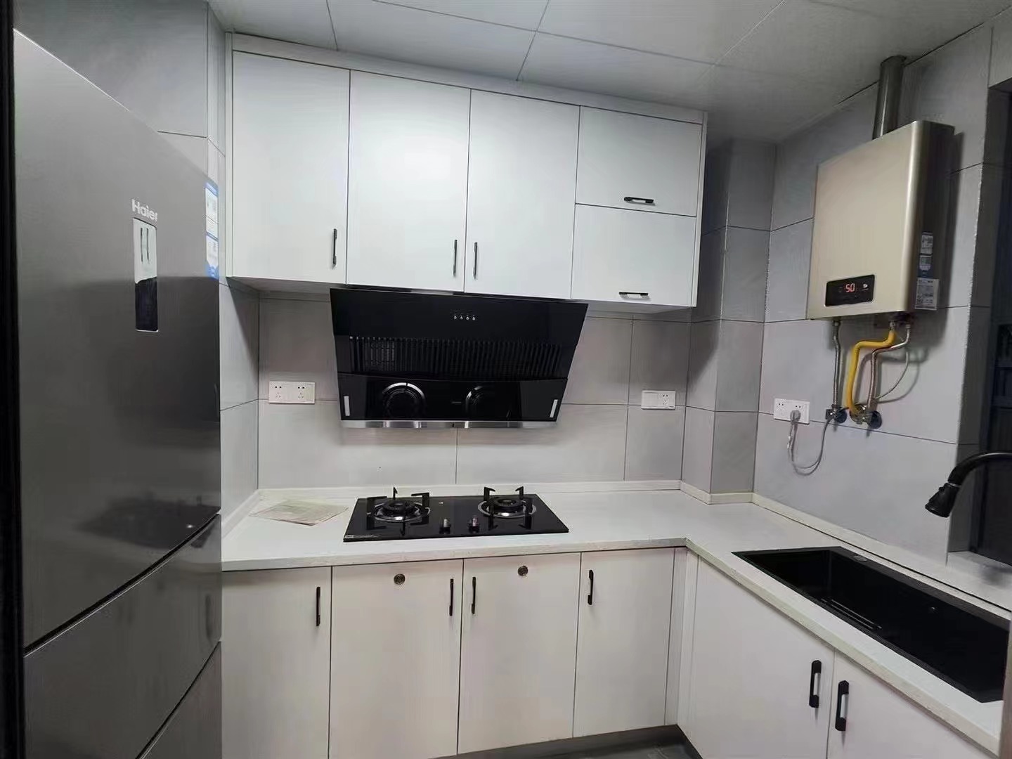 降价了，诚心一口价，城南，森林国际翡冷翠，电梯好楼层，精装三房二卫，下楼就是新二中二小，