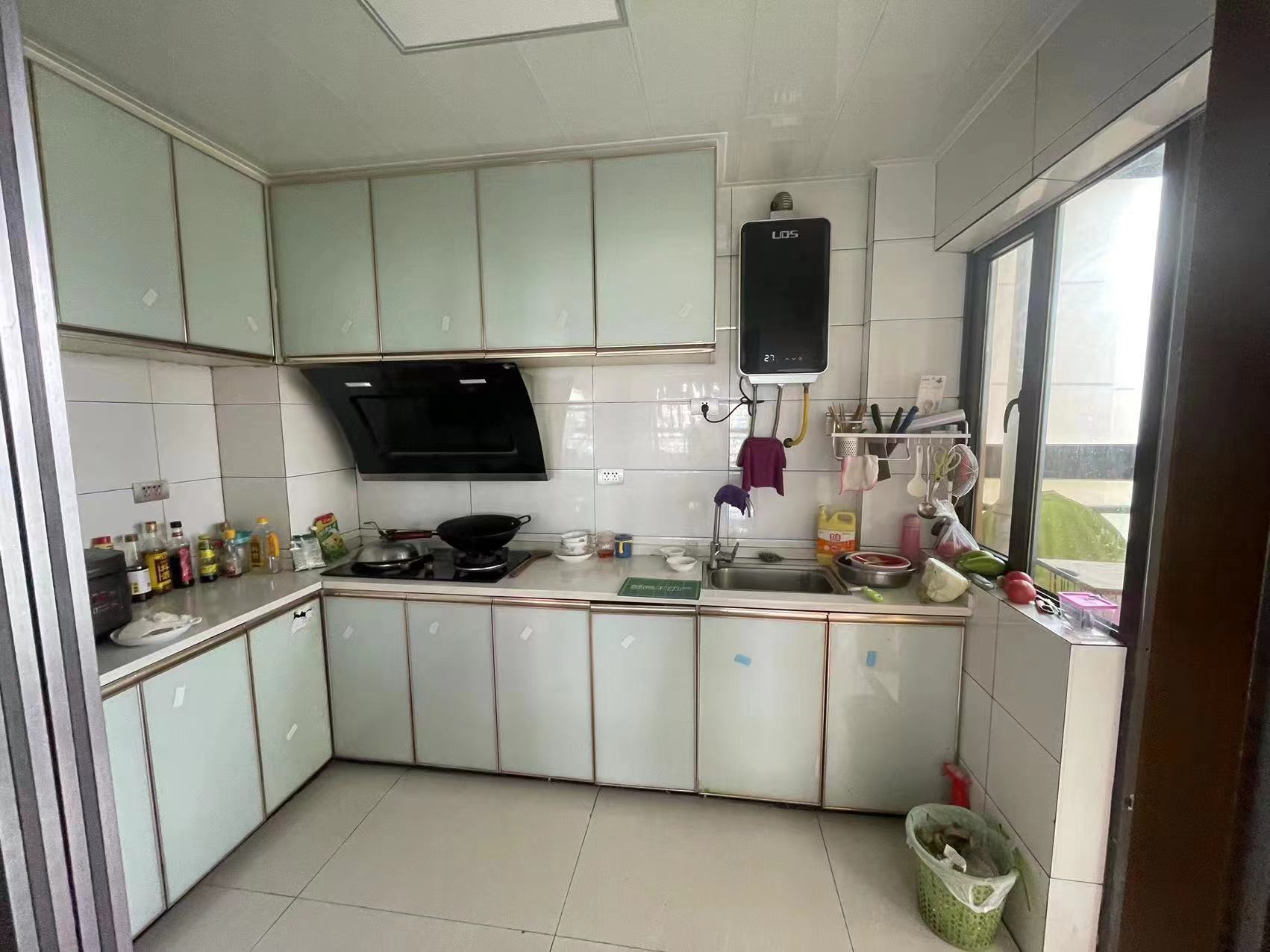 城东绿洲新城精装大三房证件满二