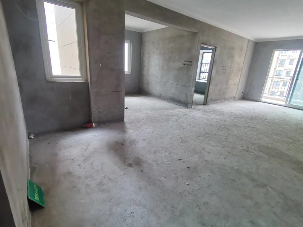 新二中二小旁森林国际城毛坯大三房电梯高层采光视野好