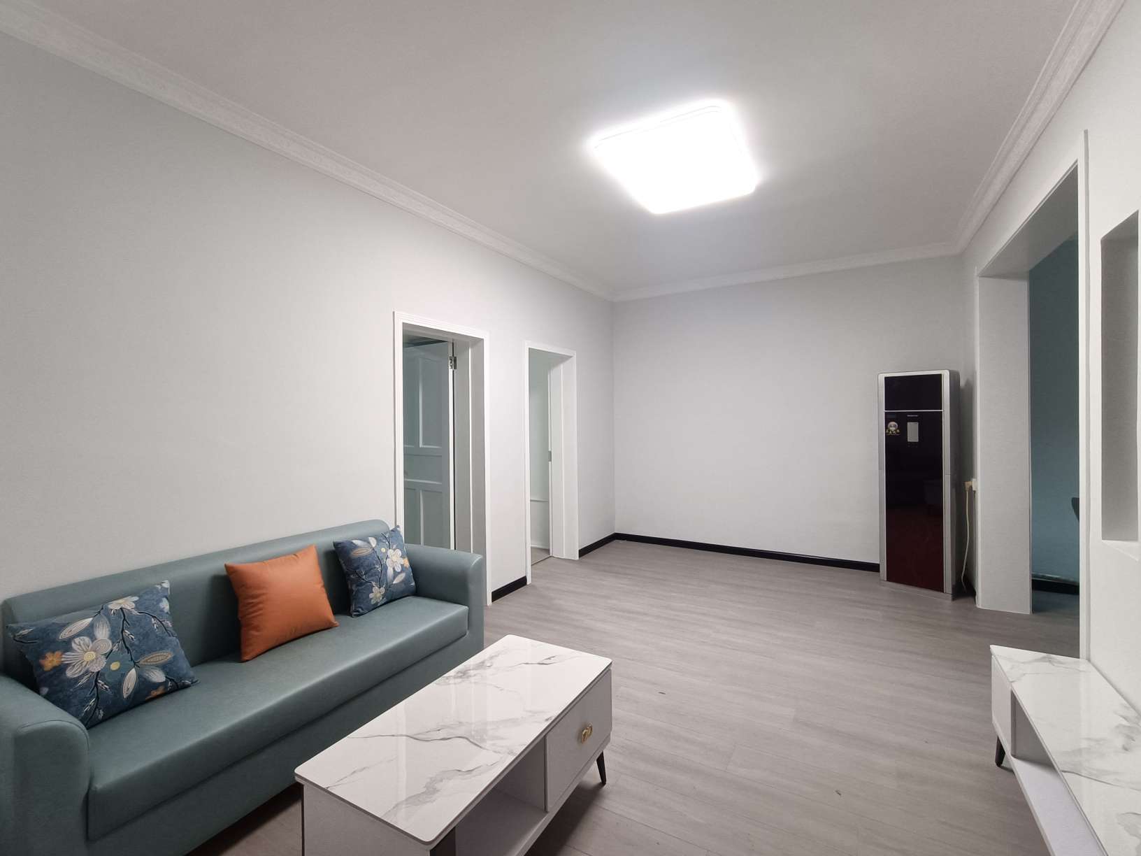 实验二晓，老三中，大洪小区，步梯好楼层，诚心出售