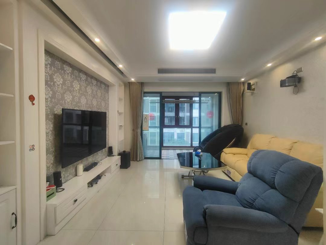 德政金园香榭里北.精装三房两卫.带露台.证件满二.看房方便