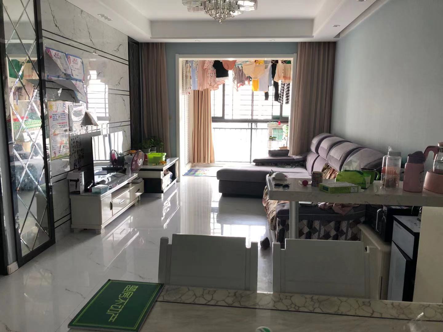 鸿昇现代城  精装小三房 周边配套齐全 旁边有三中 看房方便