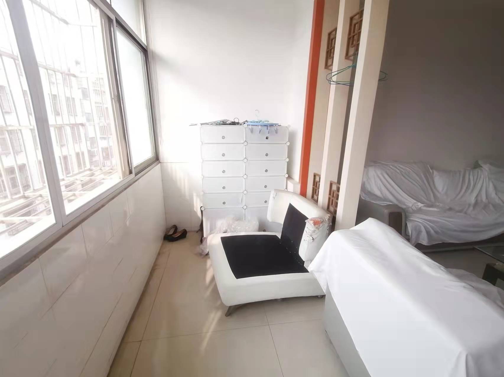 车站对面宏达小区精装修南北通透手付5万采光超好