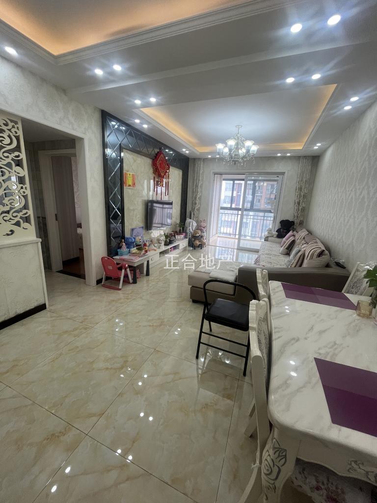 亏本出，鸿昇现代城，精装两房，9成新装修拎包入住，上仙桃xiao学，风和日丽新三中