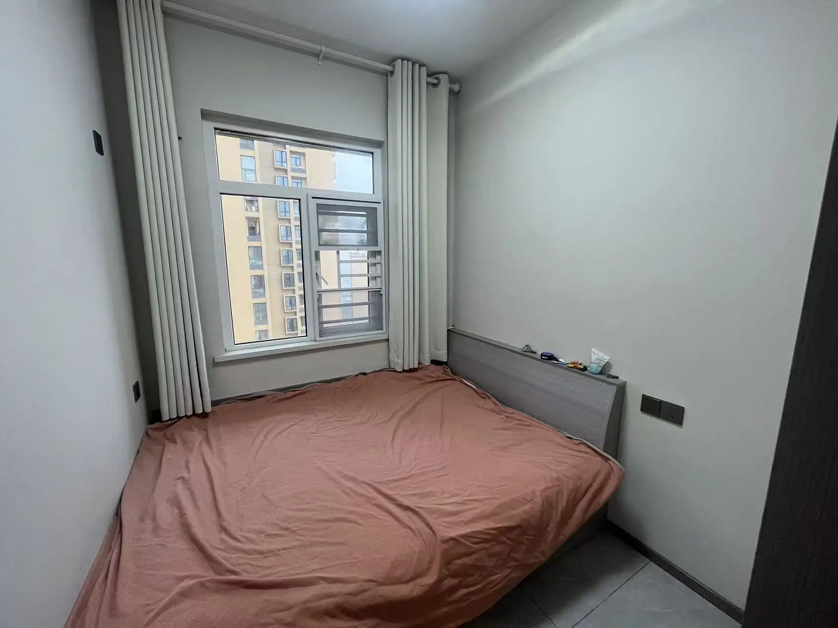 捡漏，森林国际城，湖景房，电梯好楼层，二中二小，精装3房，装修9成新证满二，