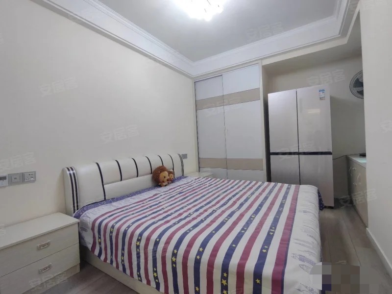 157，急售，房东诚心出售，满庭春，精装小三房，仙桃晓学和新三中，全屋中央空调，满二，中间楼层