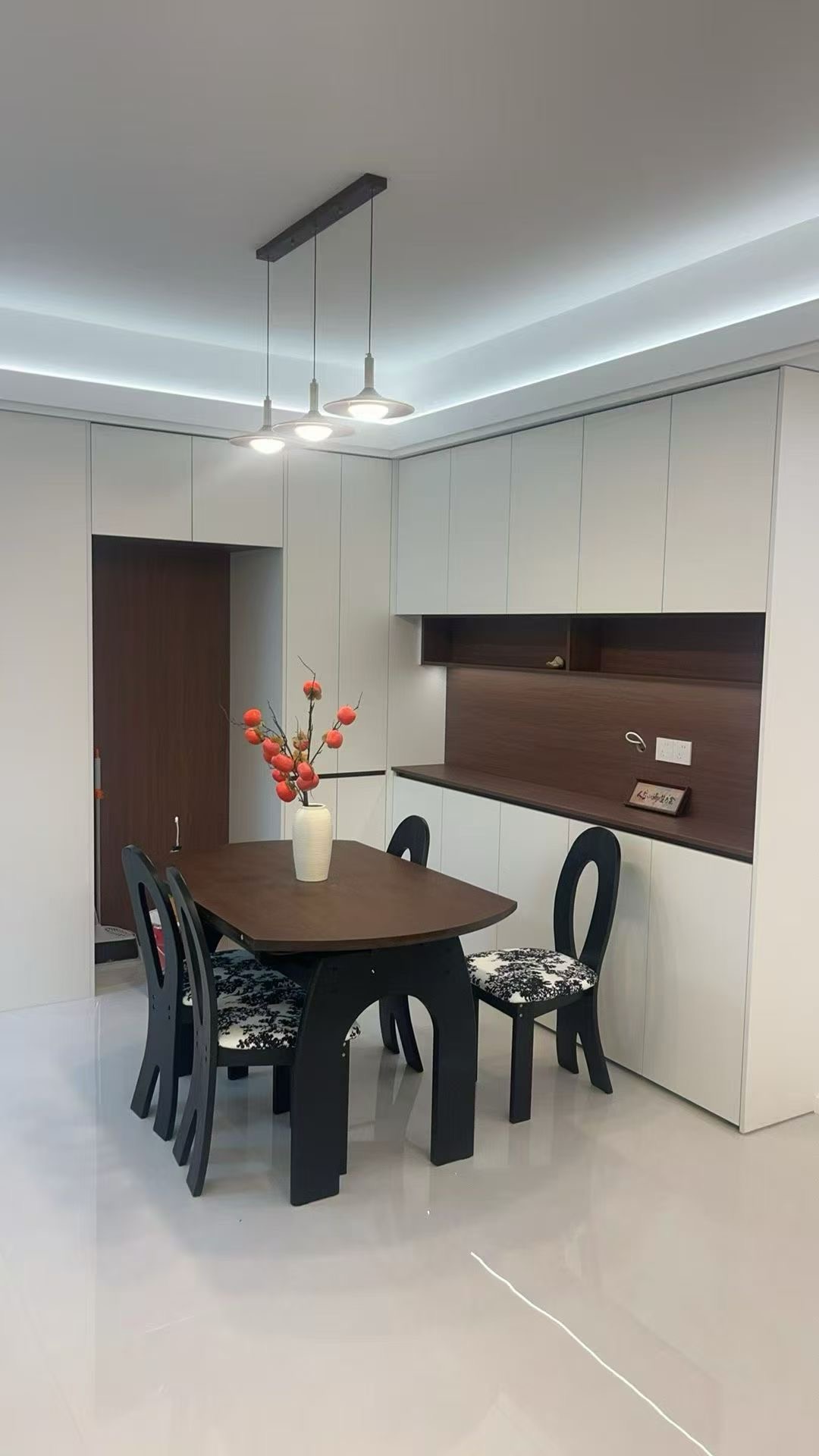 降价了，​城‮吾，南‬悦旁，元泰未来城c区，​全新‮修装‬中‬古风​，精装三房，满2年