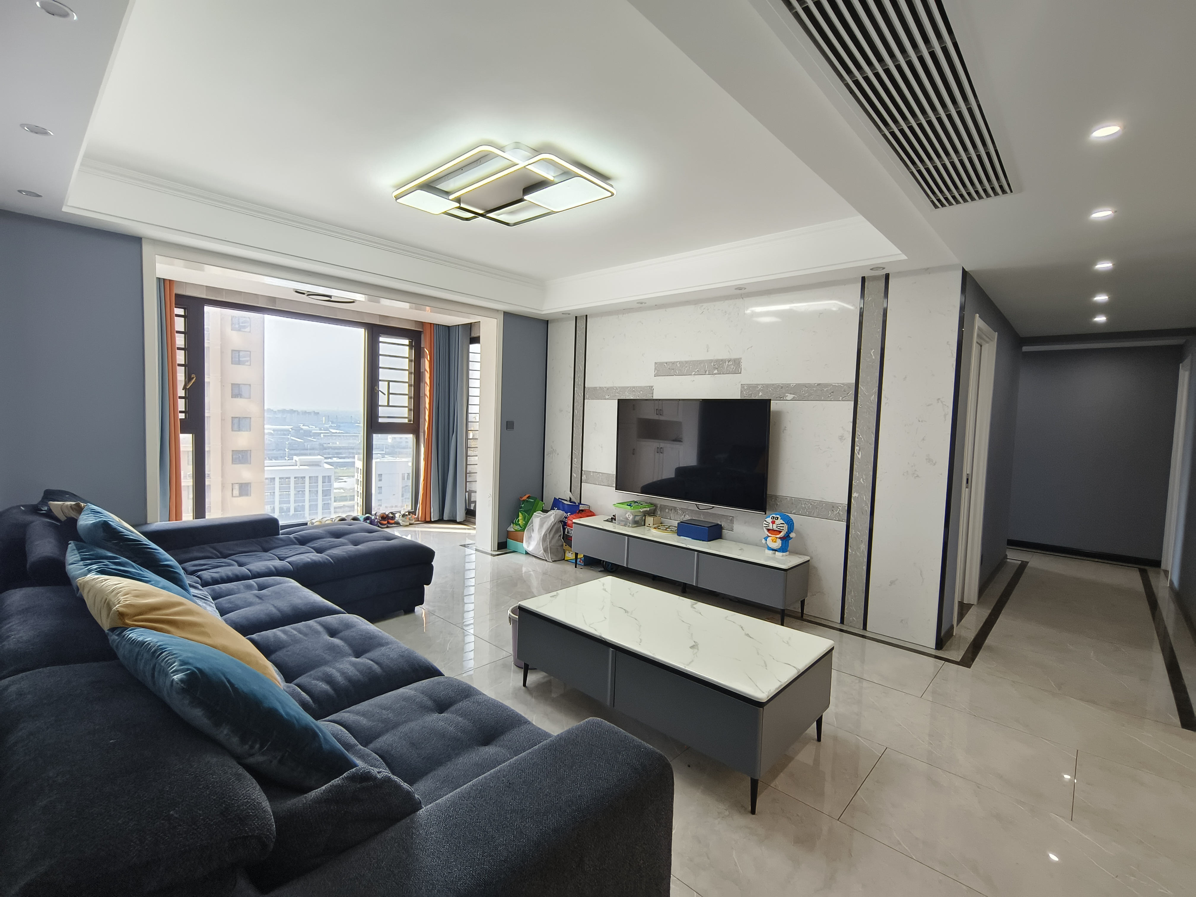 满庭春.精装三房.房子成色新.看房方便