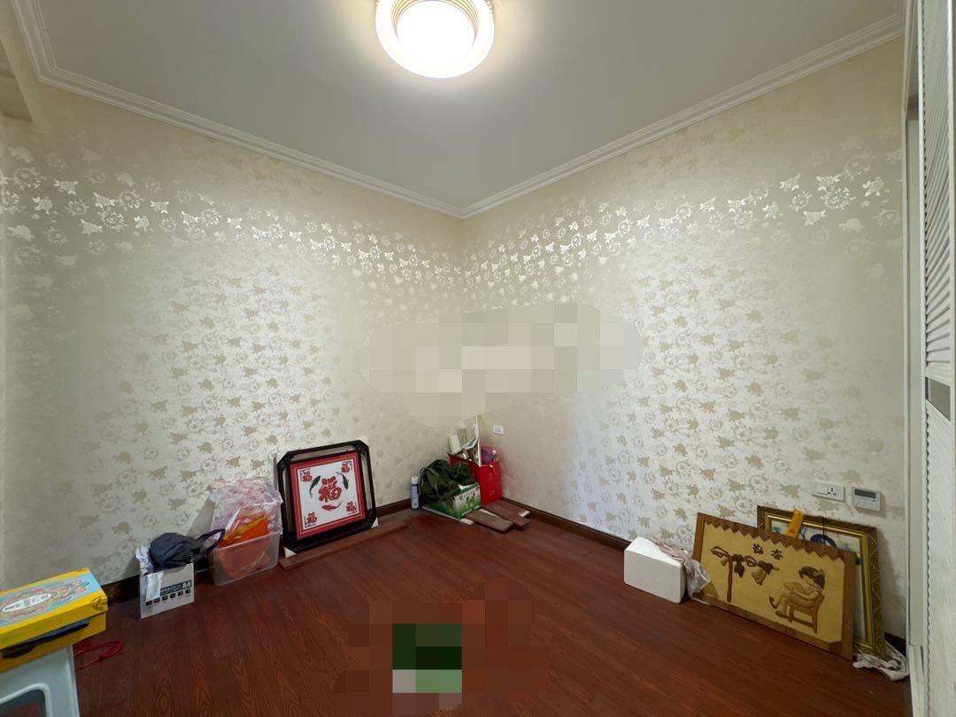 171，房东亏本出售，元泰A区，精装三房，新三中旁，成色新