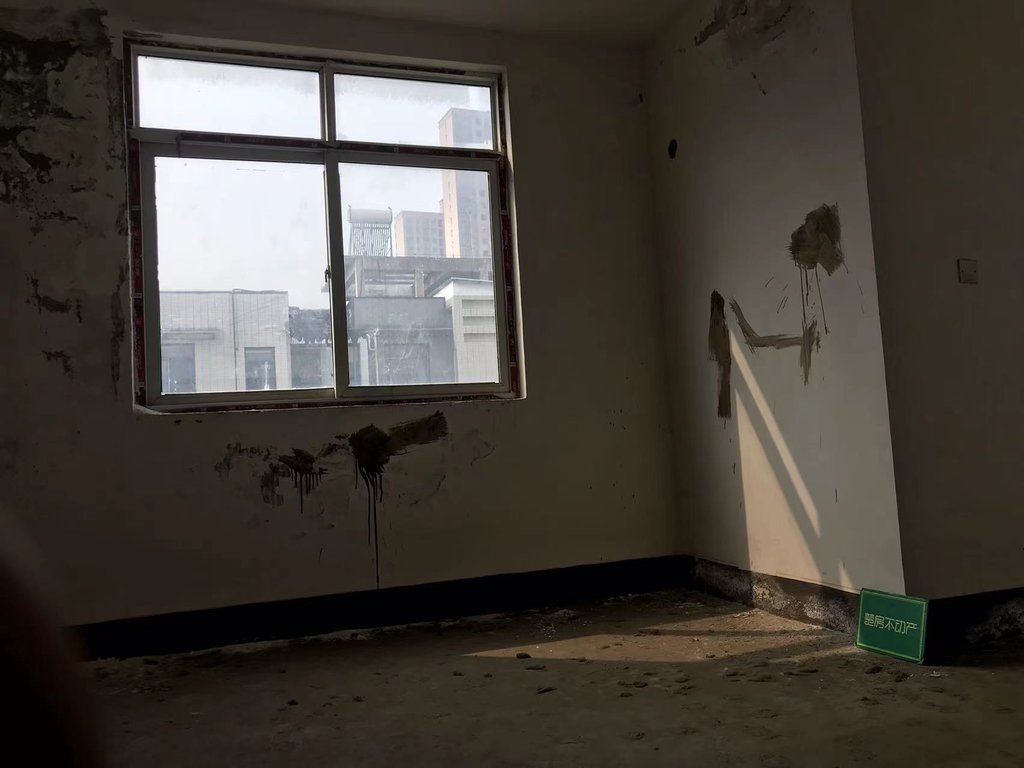 世纪雅园毛坯复式户型方正带一个车位房东诚意出售