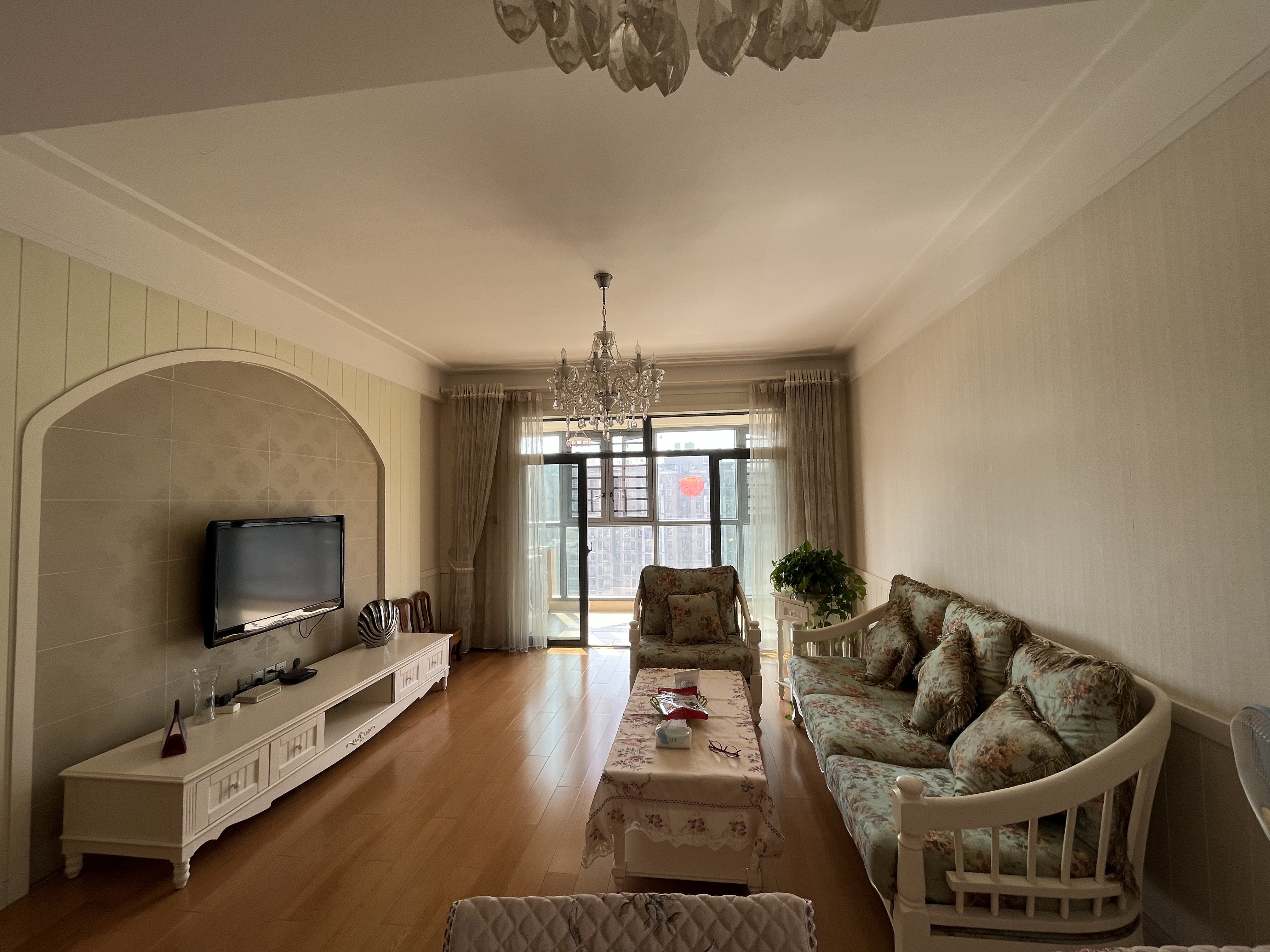 亿美国际公馆全新装修好楼层房东急售