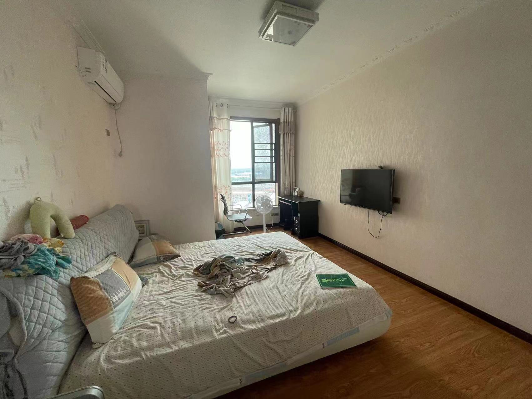 城东绿洲新城精装大三房证件满二