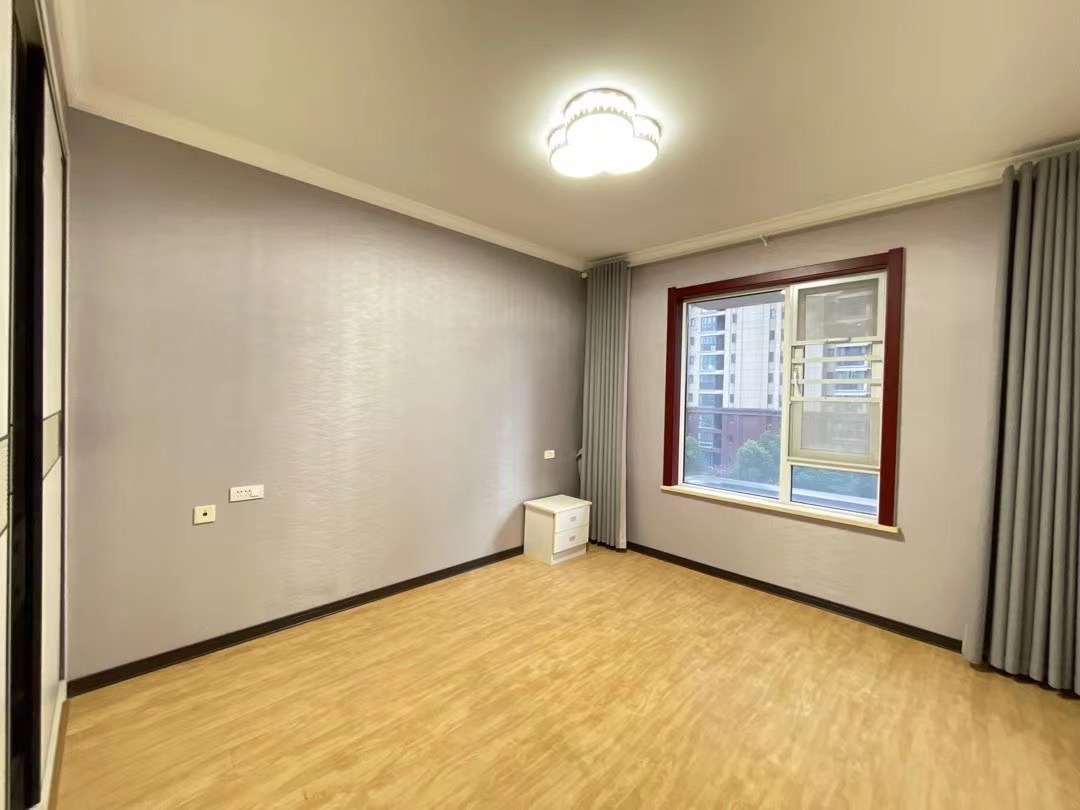 92，速度捡漏，满庭春，精装5000​，证满二，好楼层，采光好