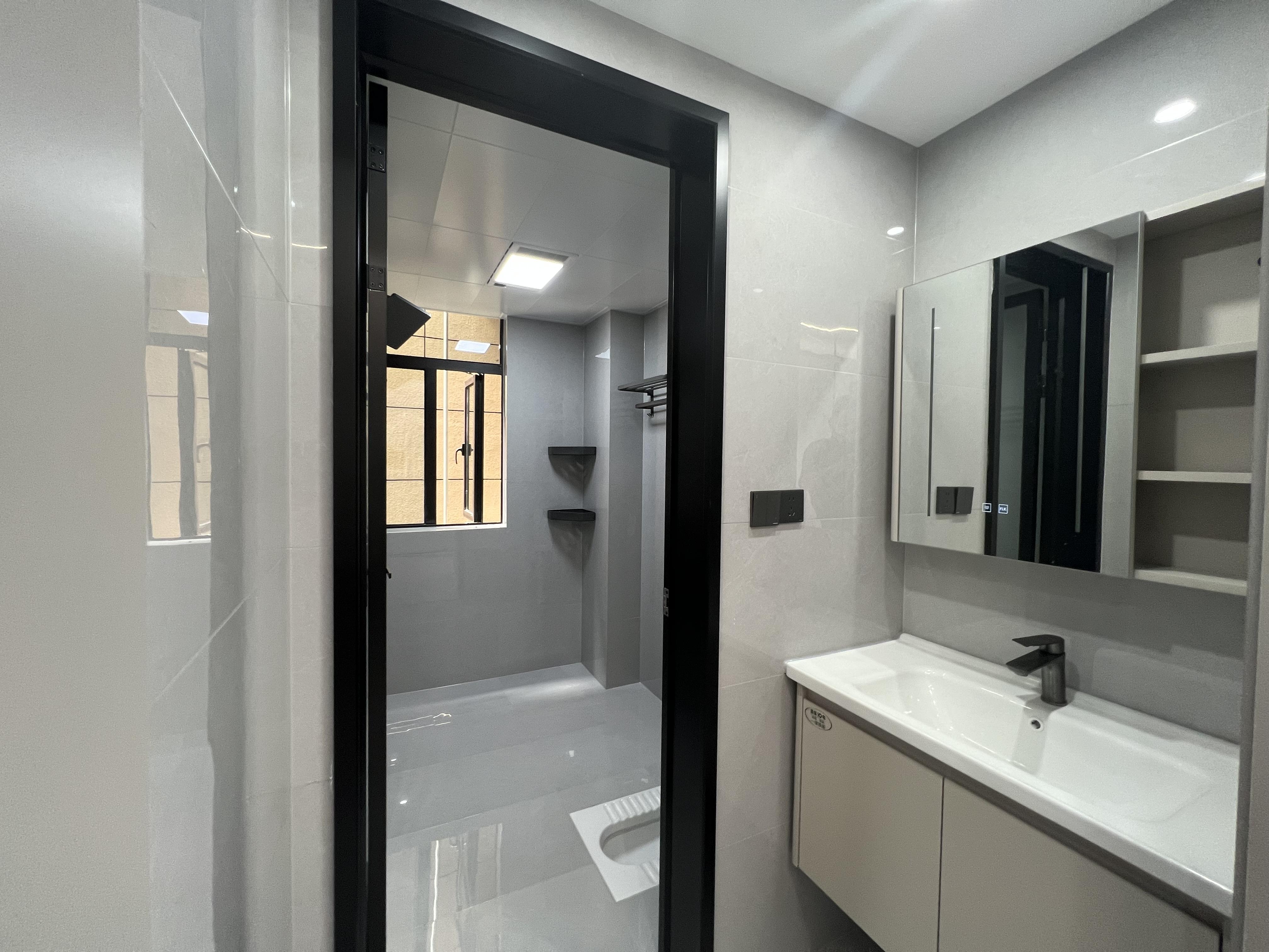 御湖世家3室2厅2卫全新精装修优价出售