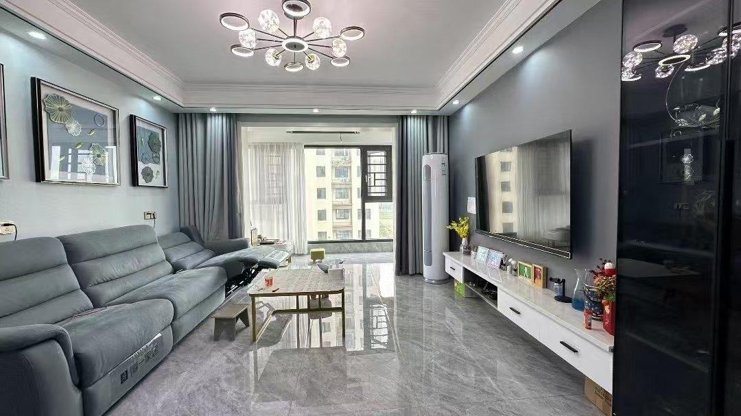 荣怀及第世家3室2厅2卫 134平 精装修 家具家电齐全 优价出售！