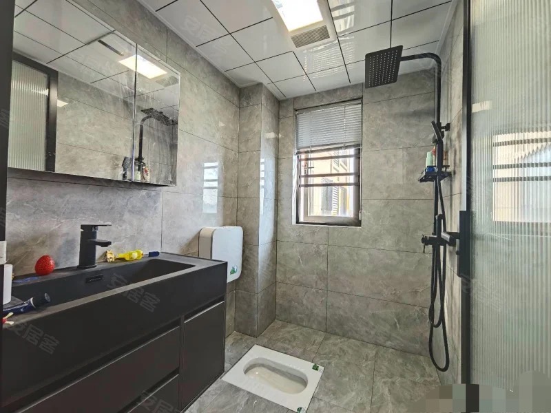 288，仙桃xiao学旁，仙桃别院，电梯好楼层，精装三房，墅级享受，9.9新，老证过户