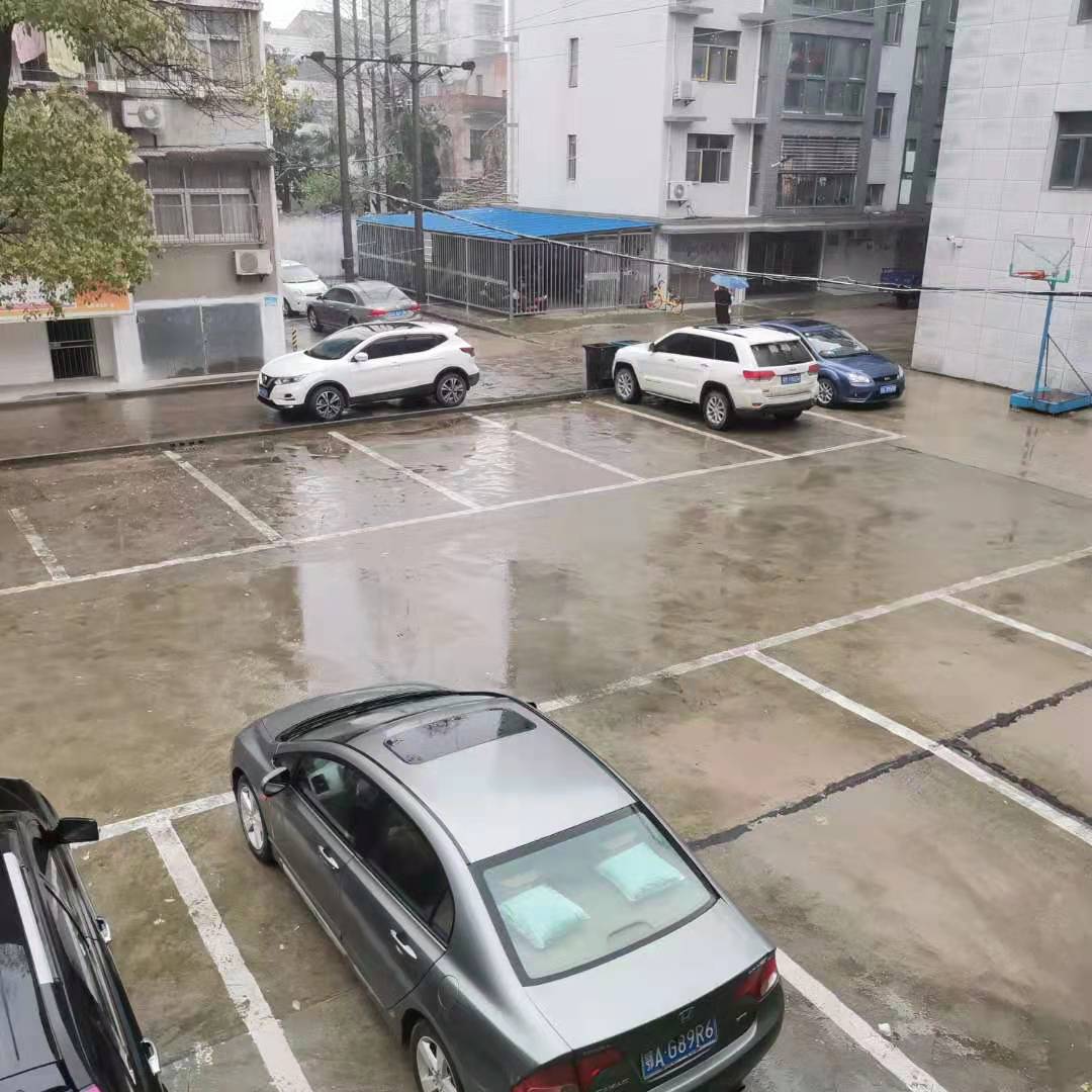何李路油炸湾社区私房好停车