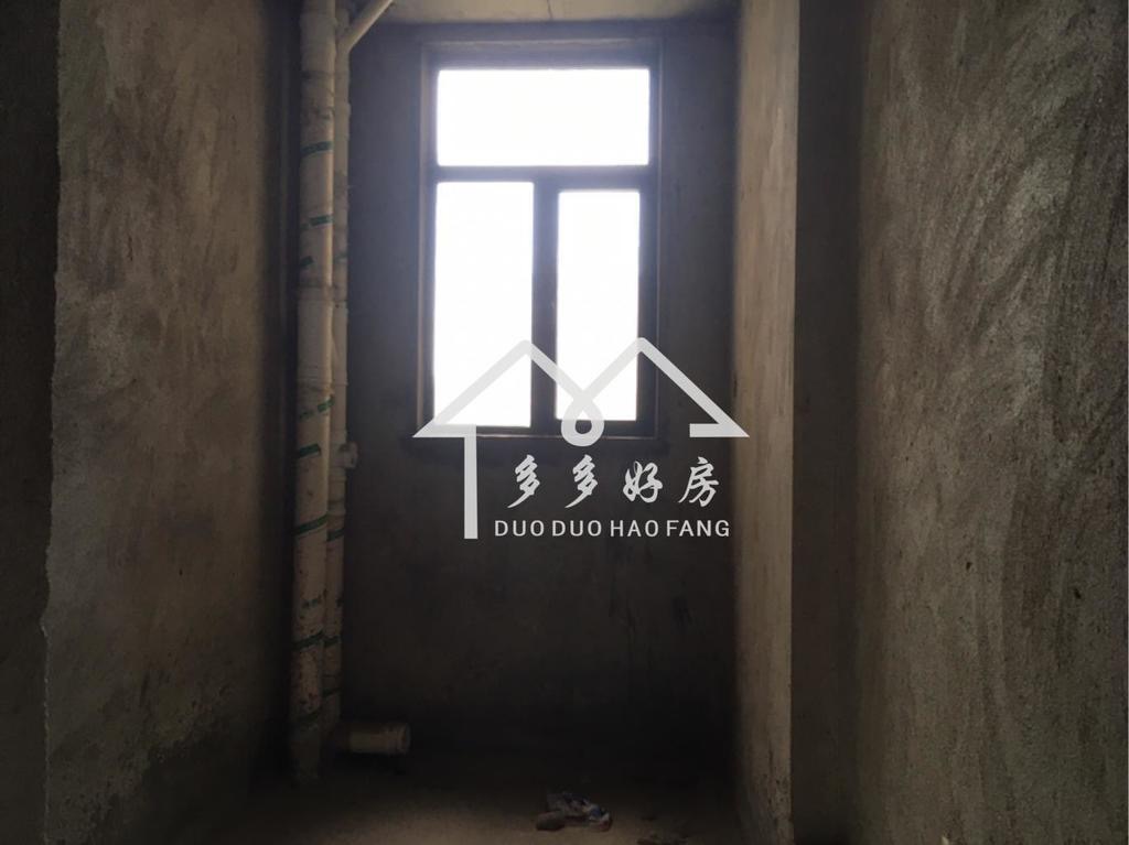 新城壹号三期，好楼层，便宜实惠，毛坯房，ZUI适合刚需小孩读书的家庭，满二