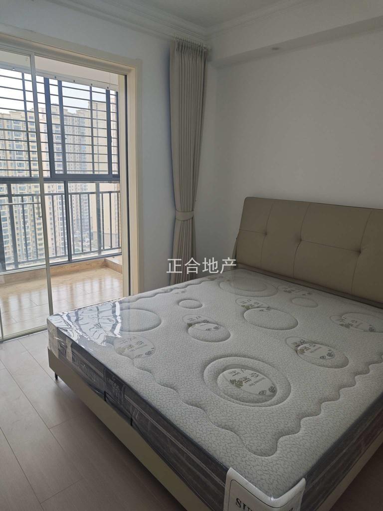 降价了，森林国际，湖景房，精装三房两卫，中高层，99新装修，拎包入住