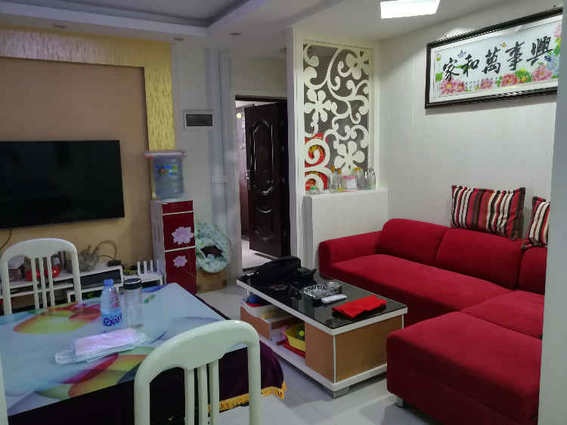 户型方正，卧室朝阳，精装修，交通便利泊车购物方便拎包入住