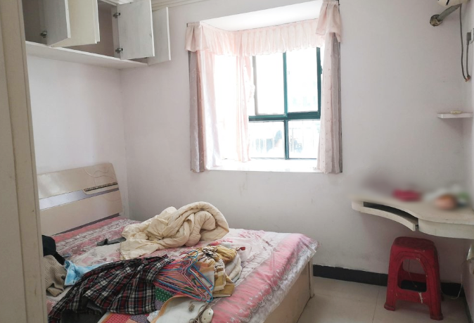 仙桃四中旁边上学方便小区出场大流潭公园边