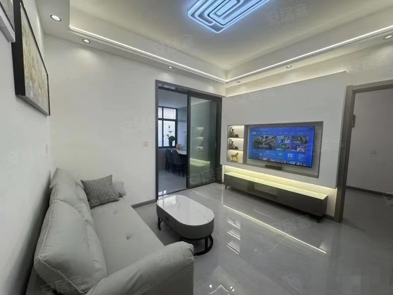 198，降价了，捡漏，带大院子的1楼来啦！​！​精装三房，出门学笑，菜场！​不动产在手，证满二！​