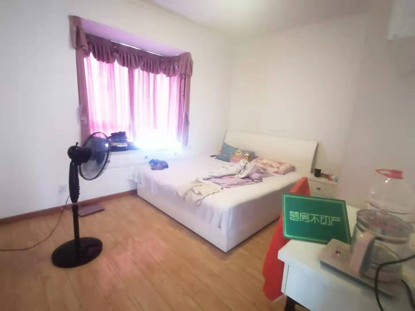 一中对面翰墨苑精装修边户采光好证在手可租可住价格可谈