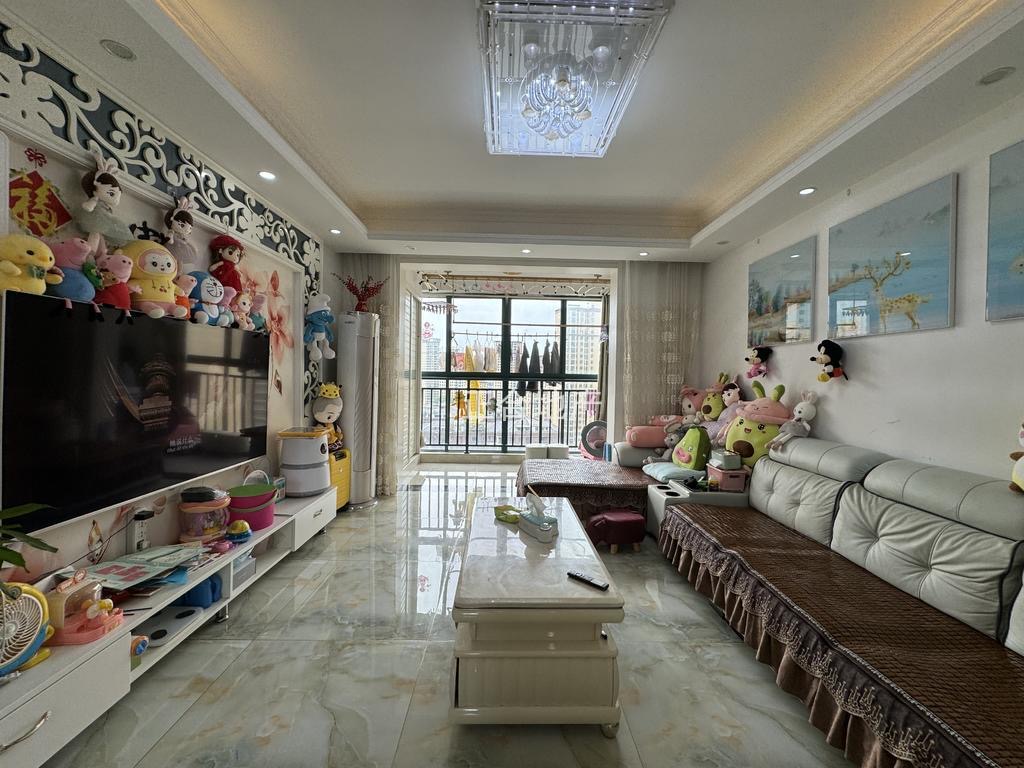 亏本出，城南 新城壹号，中间‬楼层， ​118平边户 ，成色新 单价5500+