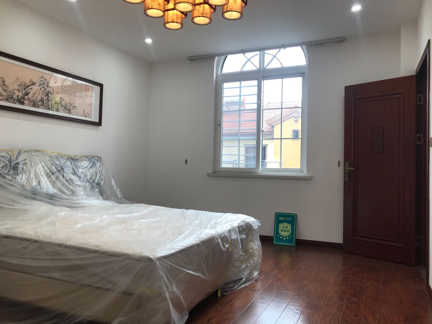 御江湾全新装修证满二三加一层联排别墅全屋监控设备价格美丽