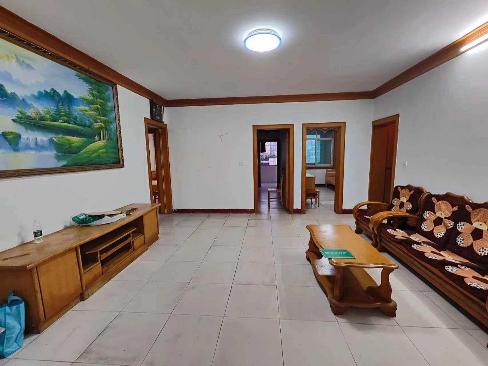 老八中教师宿舍，汉水清风苑电梯好楼层，大四房，南北通透江景房，小穴新增了初衷部